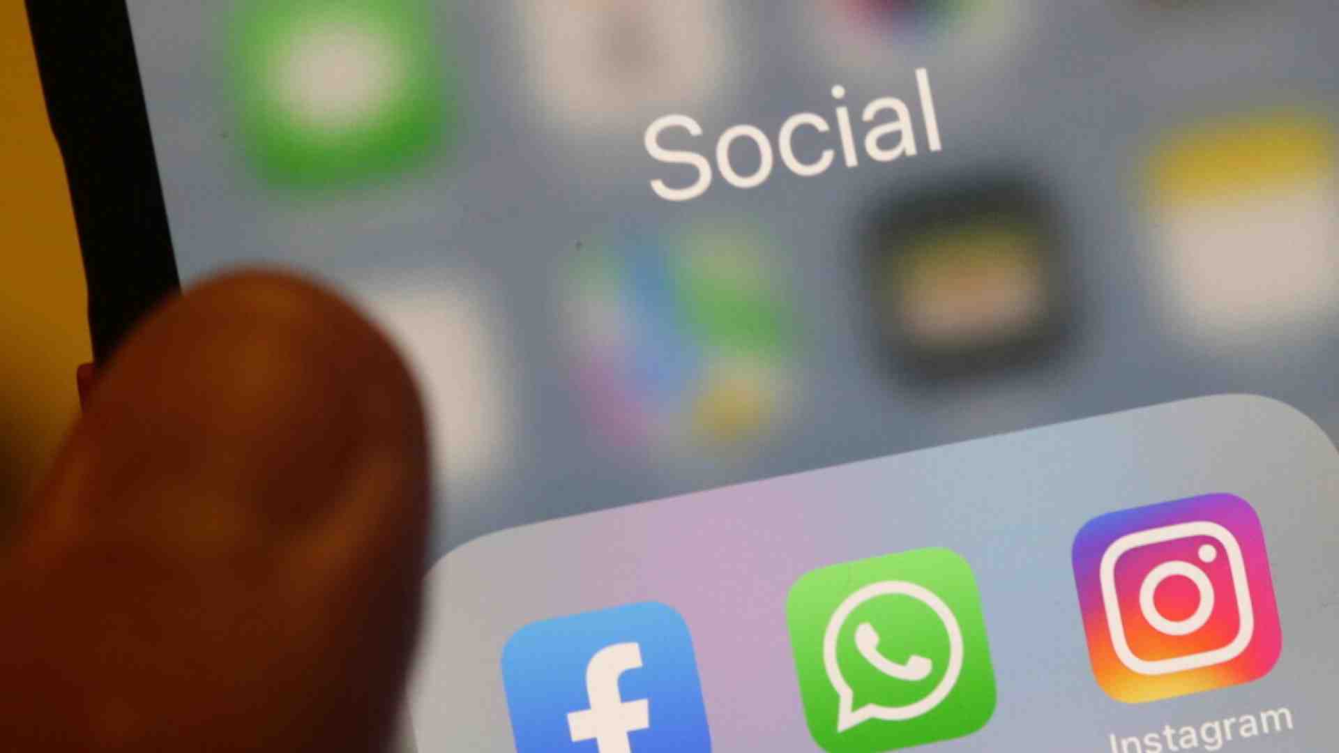 Immagine di Storia sociologica e giuridica di quell’aggeggio infernale che è WhatsApp