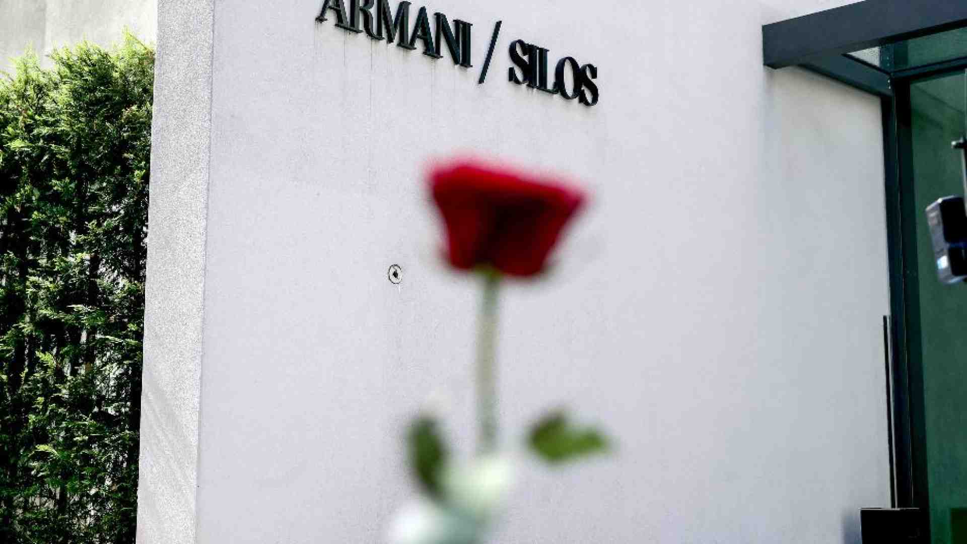 Immagine di In preghiera con la famiglia di Armani: «Si interrogava sul senso della vita»