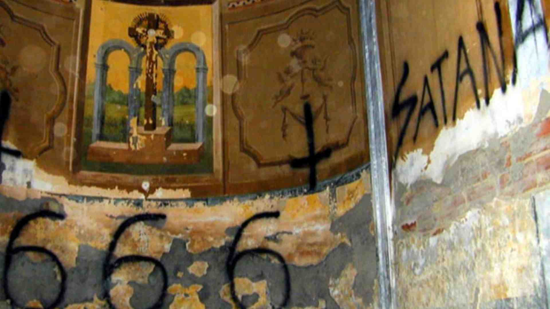 Immagine di Un prof è stato condannato per aver richiamato una studentessa satanista