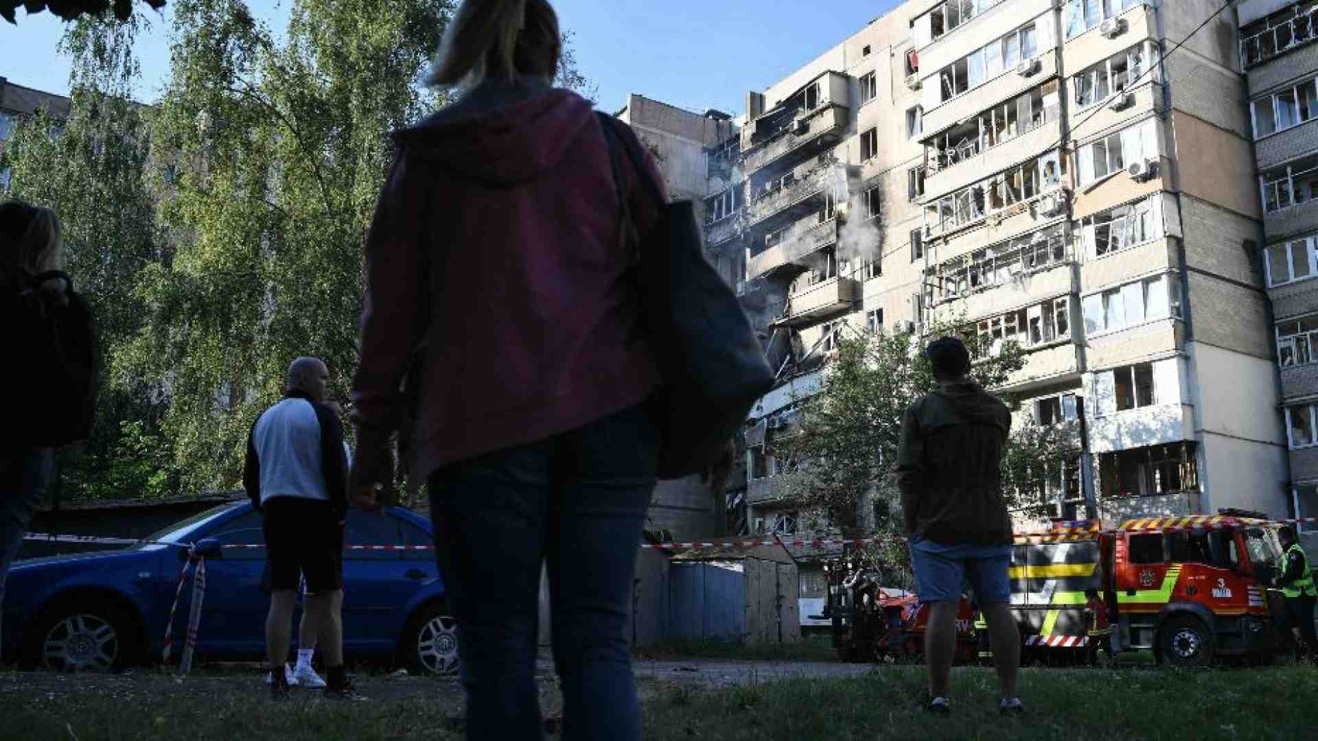 Immagine di Raid sul palazzo del governo a Kiev. Gli Usa: faremo crollare l'economia russa