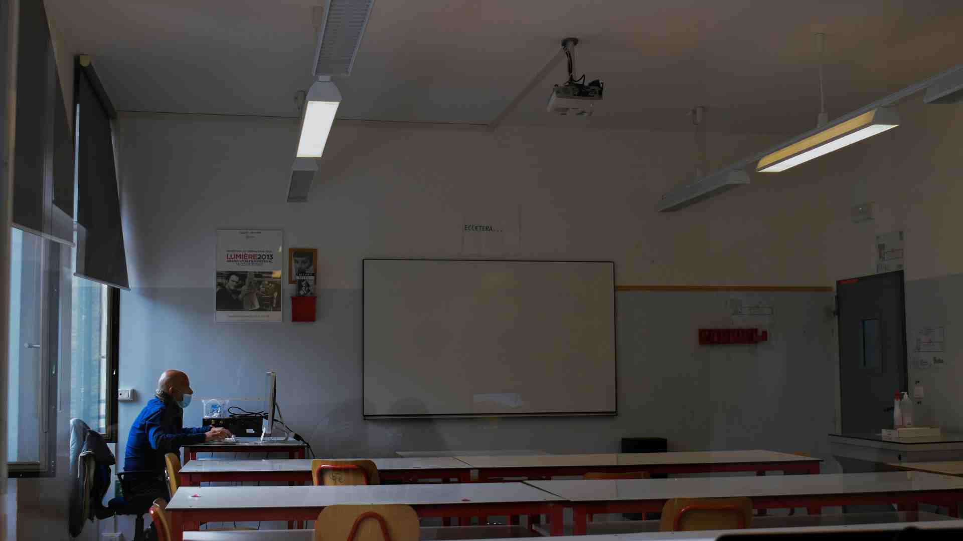 Immagine di Il doppio volto della scuola, visto dalla cattedra