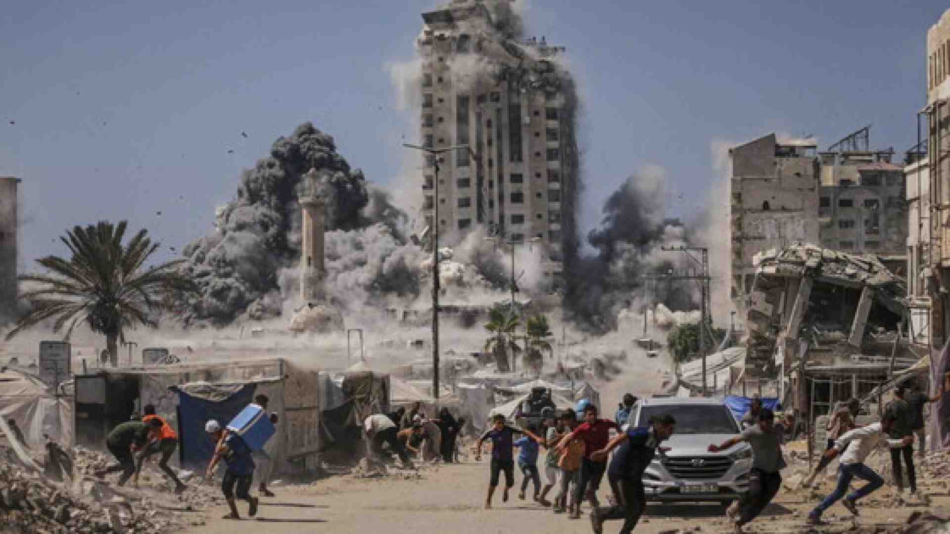 Immagine di Israele davanti al muro di Gaza City