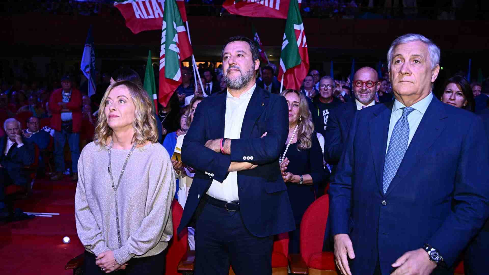 Immagine di La fuga della destra dalle regionali. In Campania avanza l'ipotesi di un ex prefetto. Blitz di De Laurentiis a Palazzo Chigi