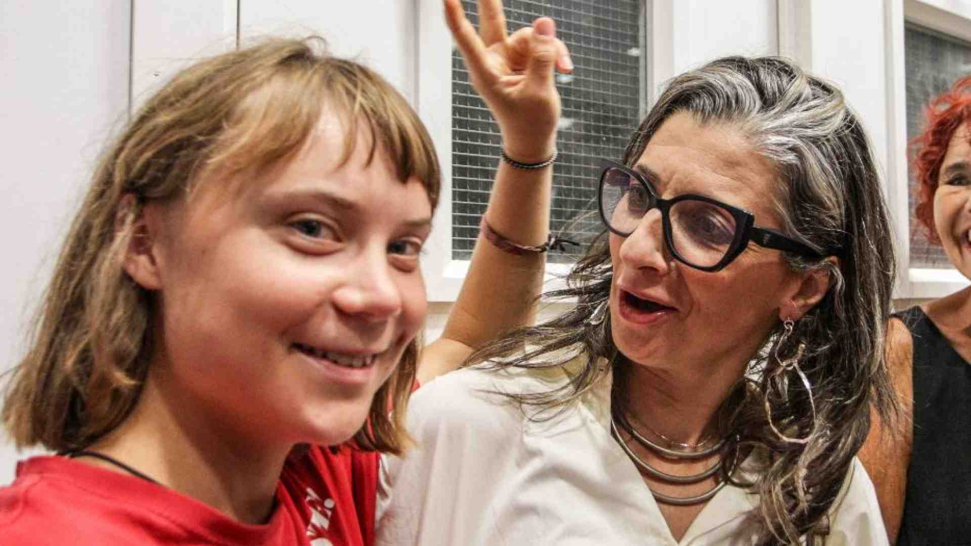 Immagine di Cos'è successo alla Global Flotilla: l'esplosione, i dubbi sul drone
