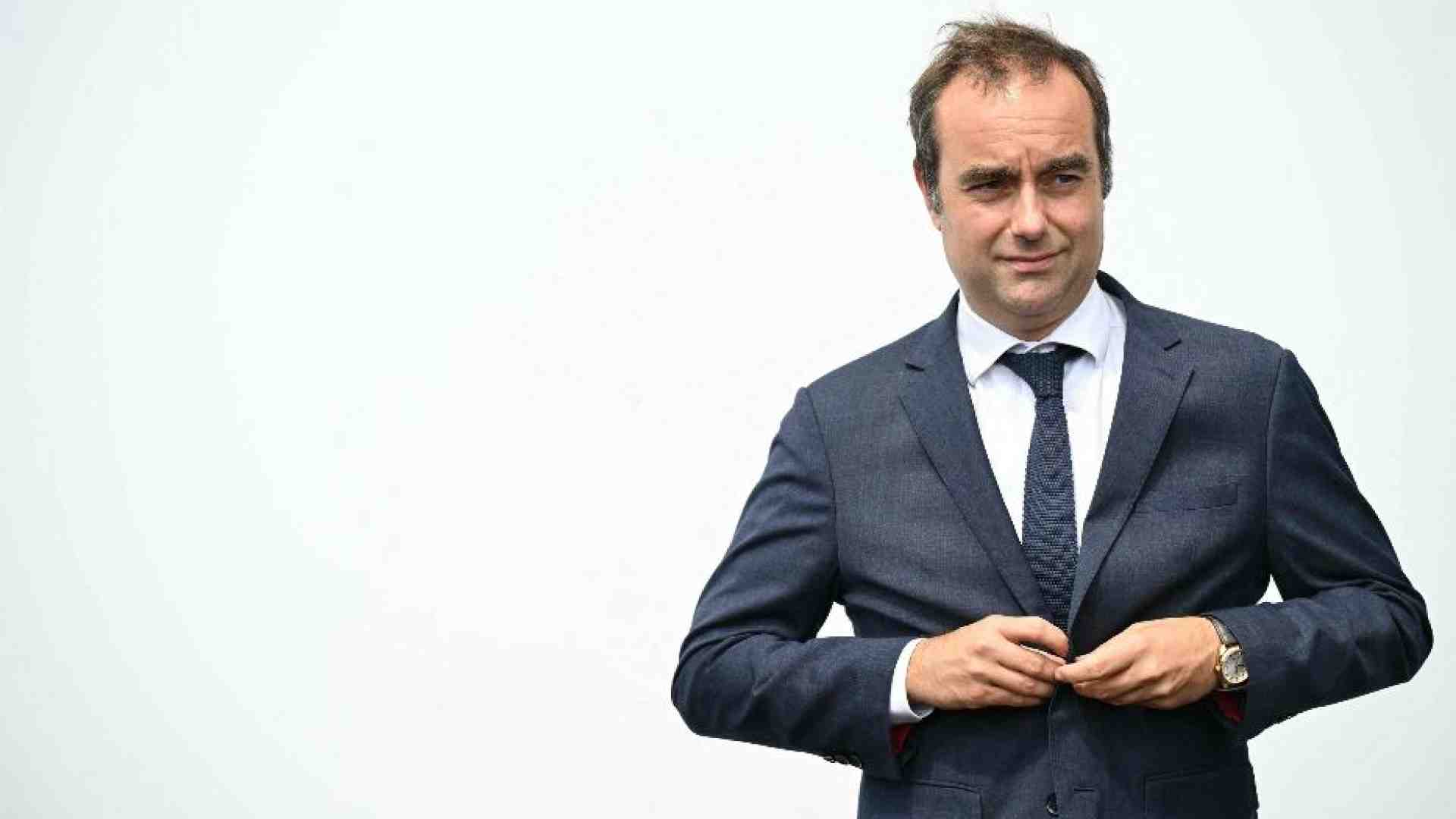 Immagine di Macron ha già deciso: tocca a Lecornu tenere insieme i pezzi della Francia