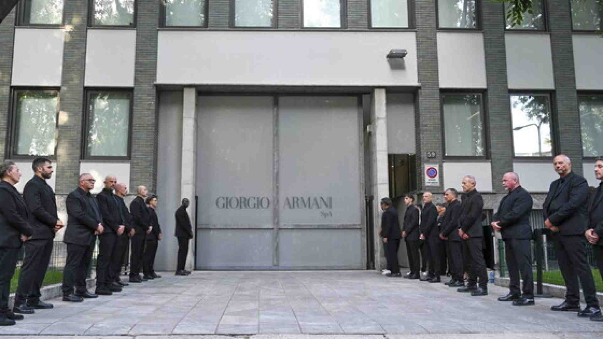 Immagine di Nero Armani: i necrologi per lo stilista come il Grande Romanzo Lombardo mai scritto
