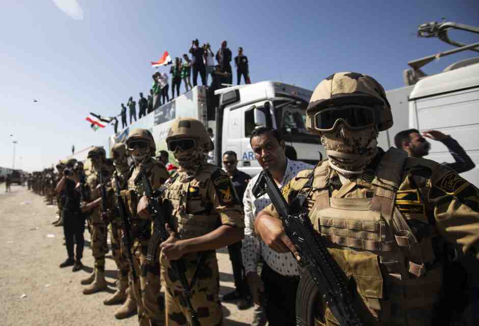 Militari egiziani schierati a el Arish, in Sinai (foto Getty)