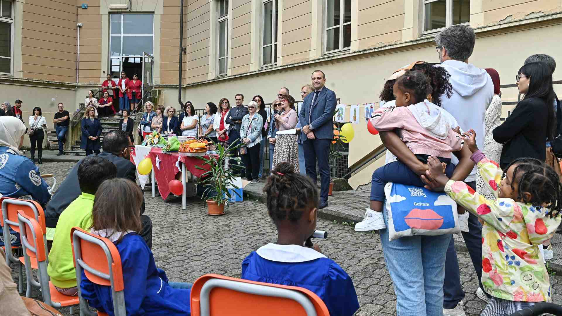 Immagine di Il minuto di silenzio per Gaza è il primo caso del nuovo anno scolastico