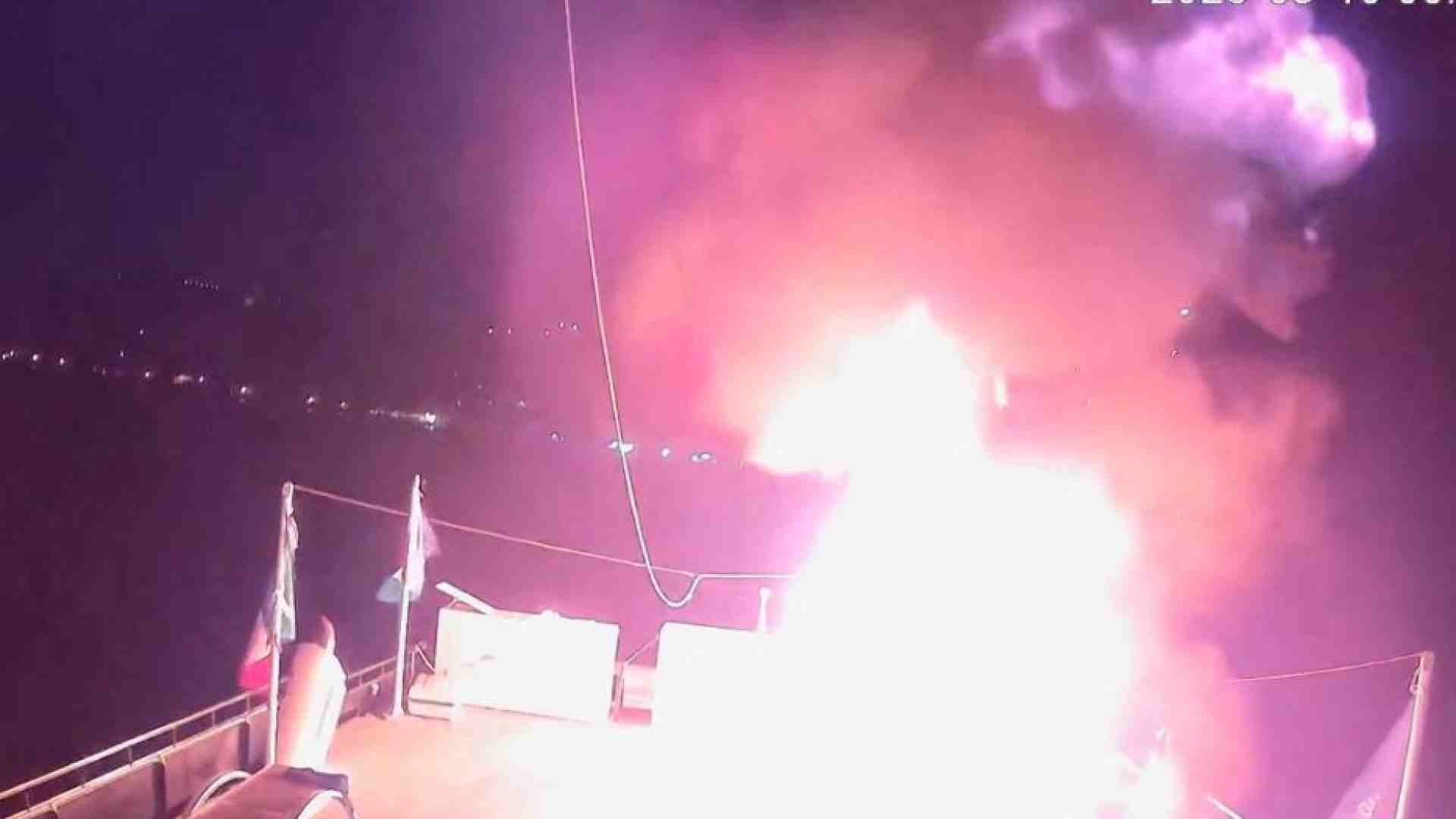 Immagine di Secondo incendio su una barca della Global Flotilla. «Andiamo avanti»