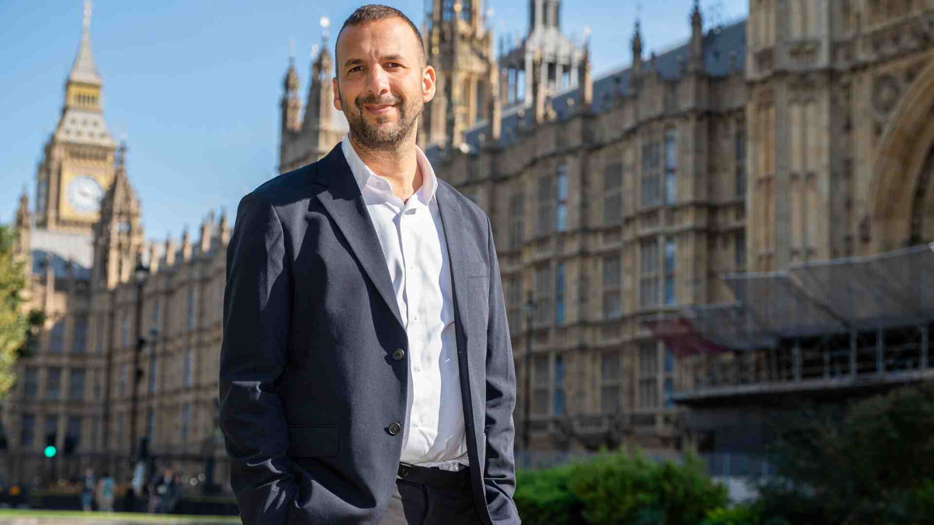 Immagine di Il suicidio del nuovo corso dei Verdi britannici