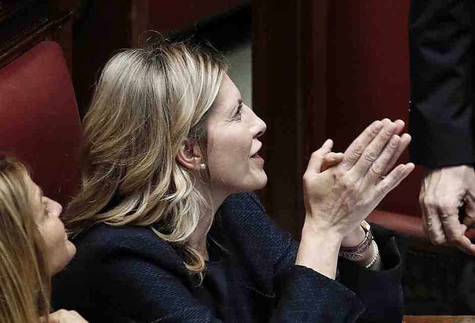 Almasri, le mosse di Bartolozzi: il vertice con Mantovano a Palazzo Chigi per ottenere lo scudo