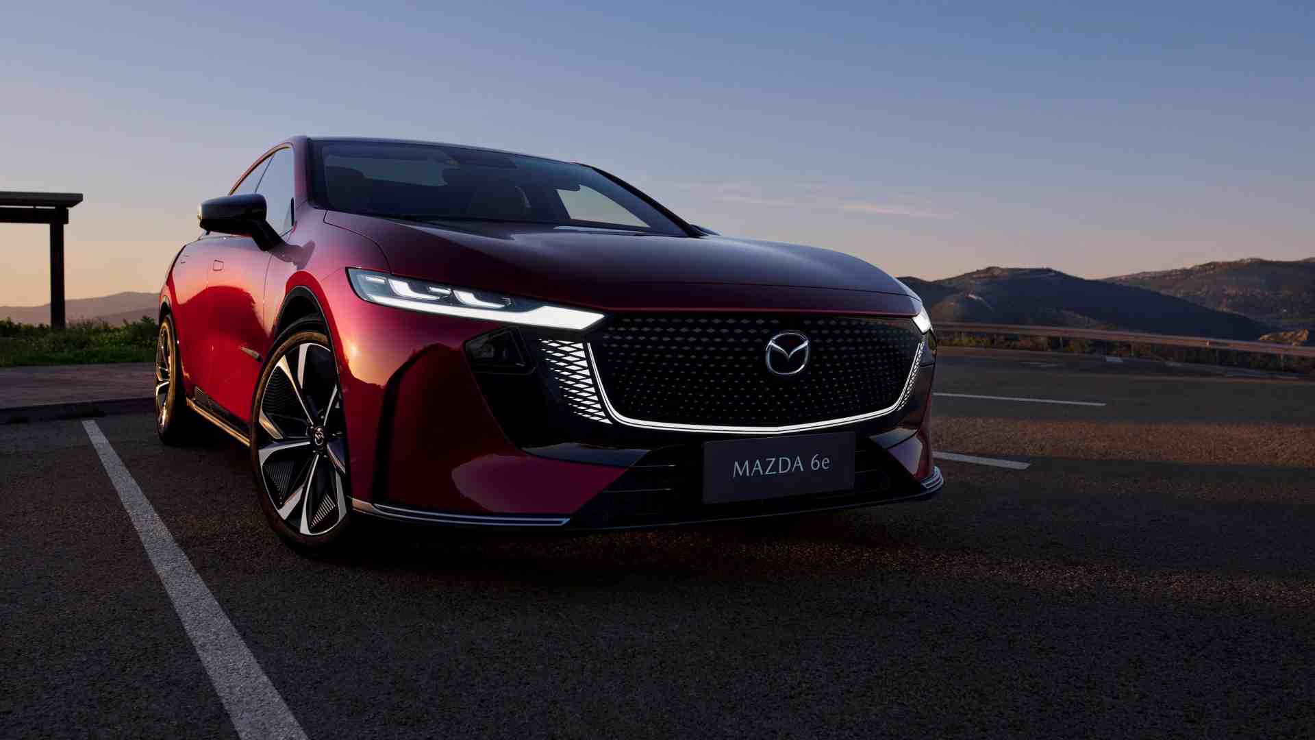 Immagine di Mazda 6e, il meglio del passato con un piede nel futuro