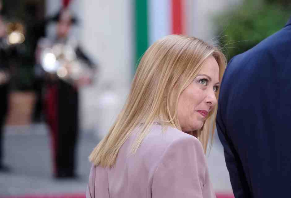 Meloni è no Vannacci. “Ci fa perdere le elezioni". FdI e le dimissioni anticipate di Attilio Fontana