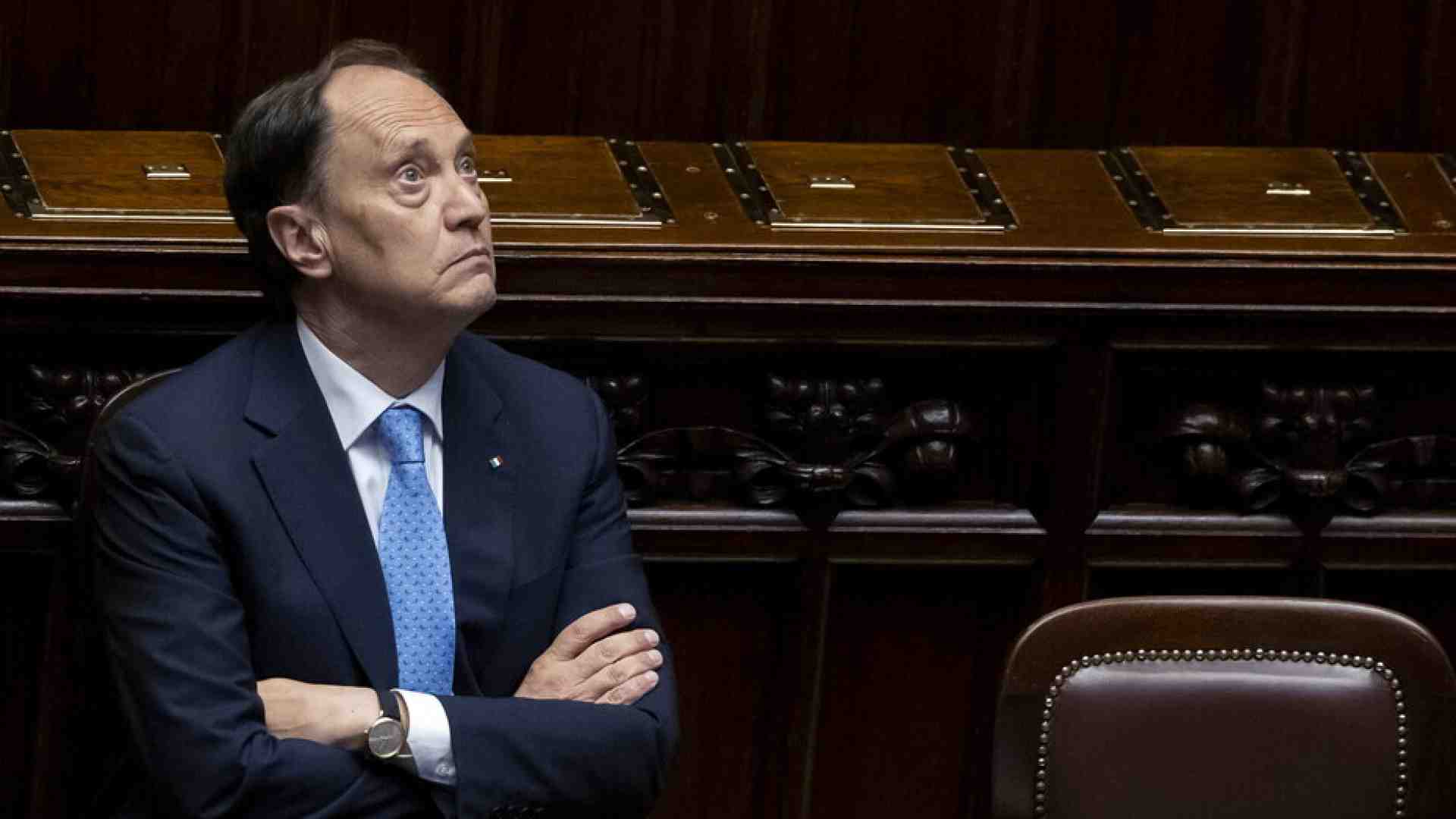 Immagine di M5s, Ciriani e la violenza del discorso politico. Stare calmi e respirare