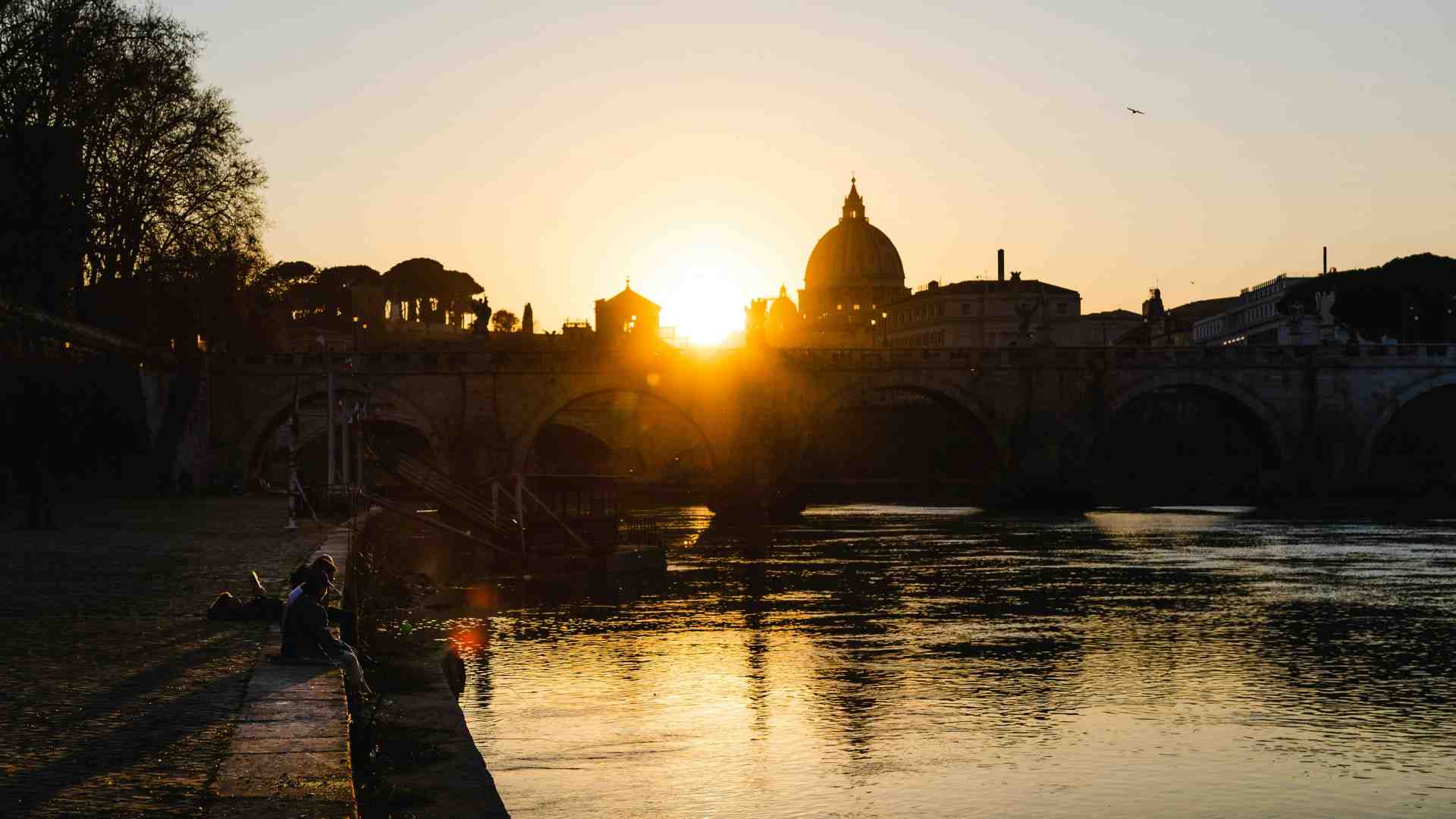 Immagine di Dentro la necropoli porno di Roma, tra riviste e fantasmi