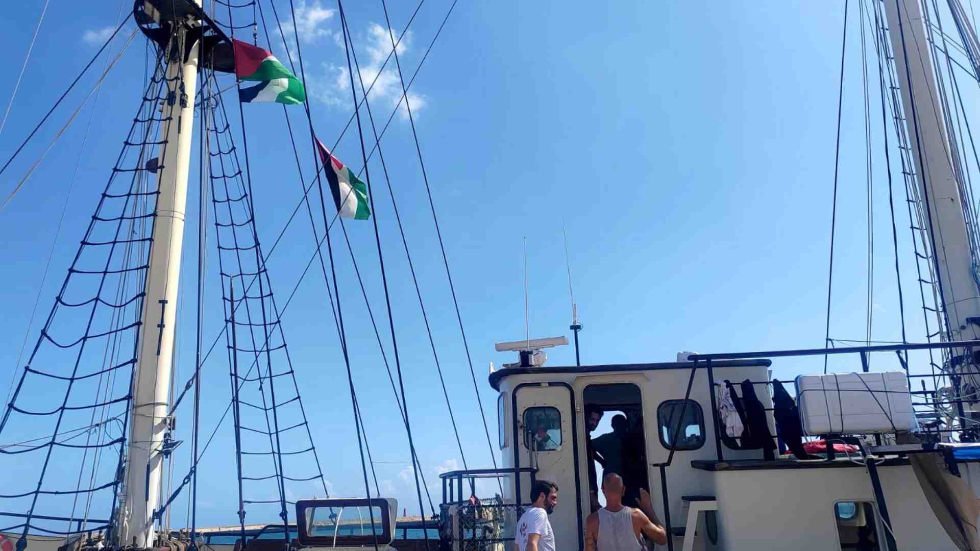 Immagine di Del Vecchio cacciata dalla Flotilla: “Verso i giornalisti diffidenza e sospetto”