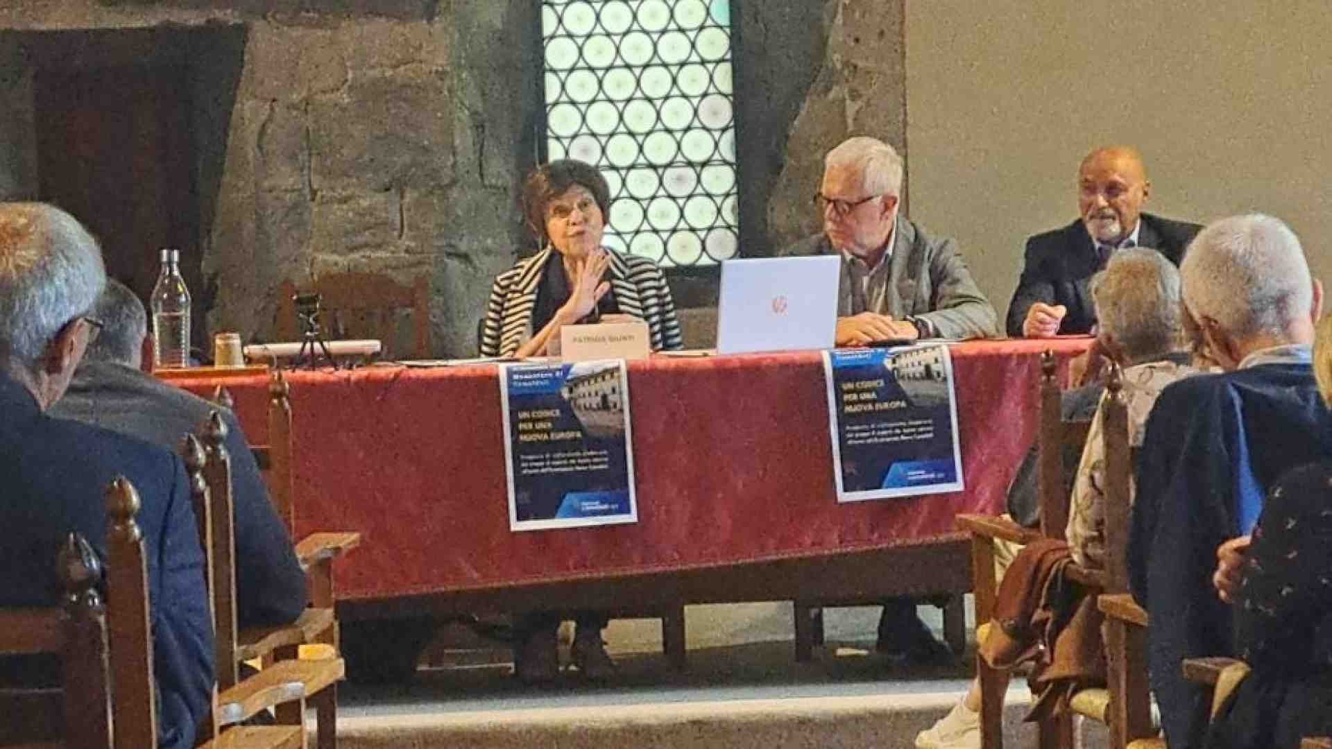 Immagine di La Nuova Europa riparte da Camaldoli: una federazione per rifondarla