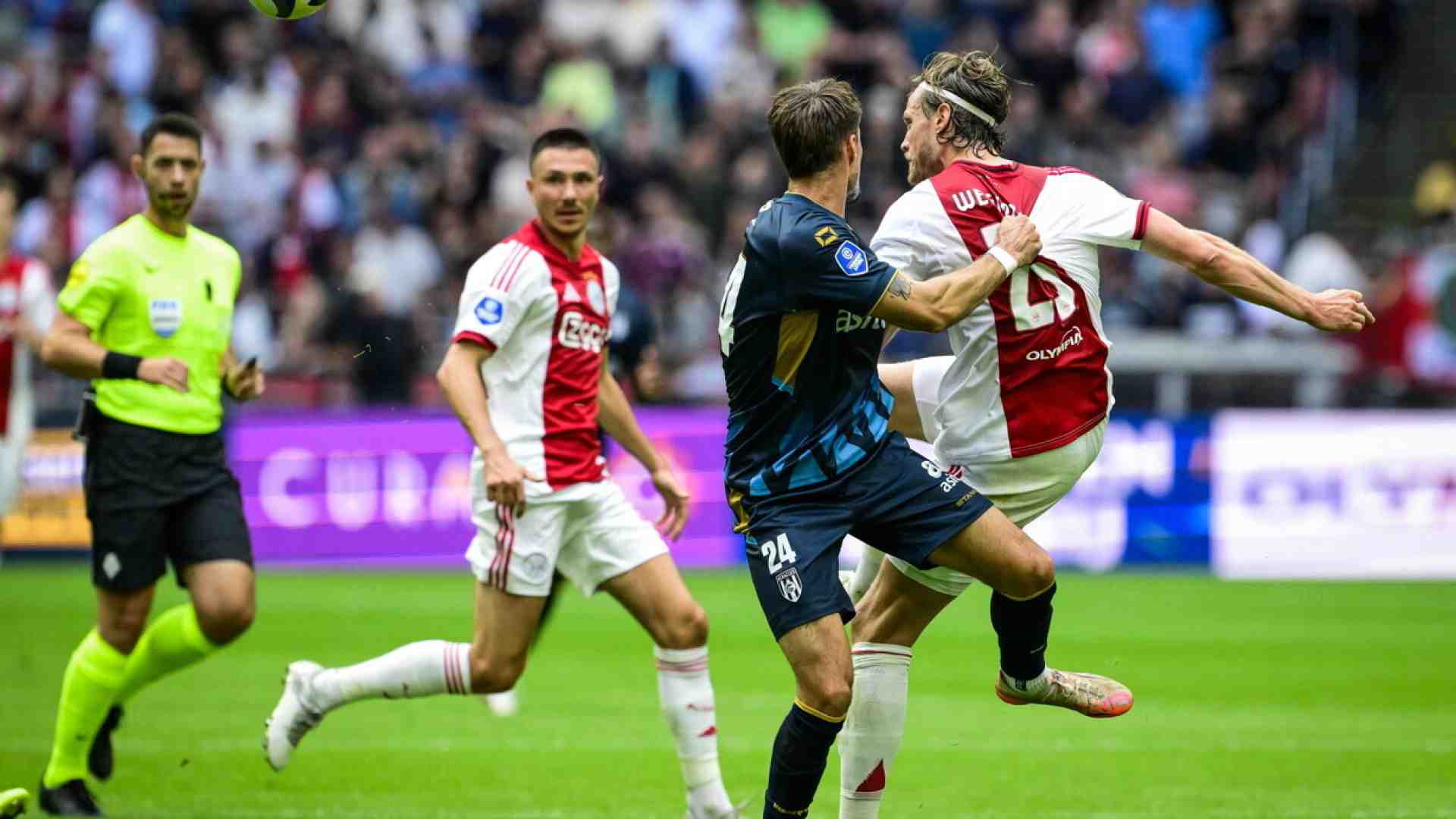 Immagine di L’italiano che fa barba e capelli all’Ajax