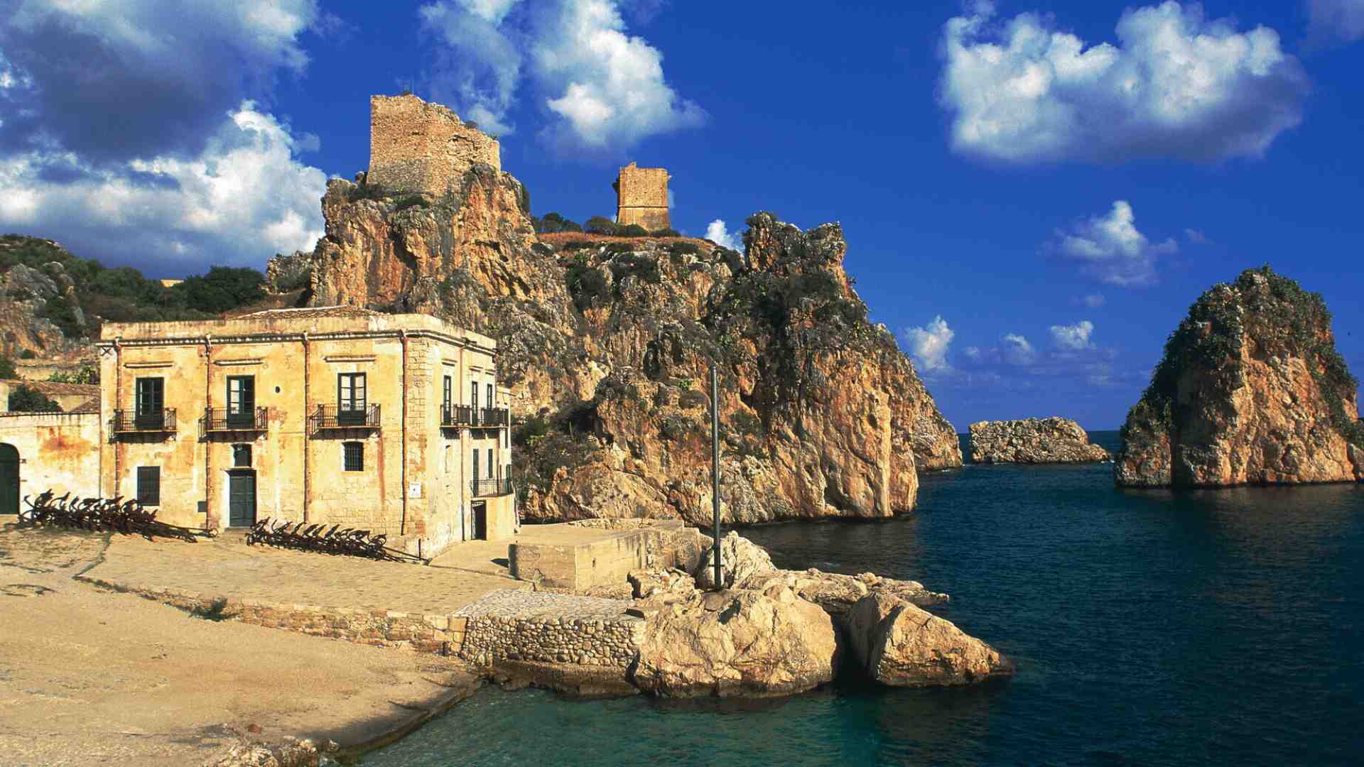Immagine di Un viaggio siciliano in corriera e varia umanità