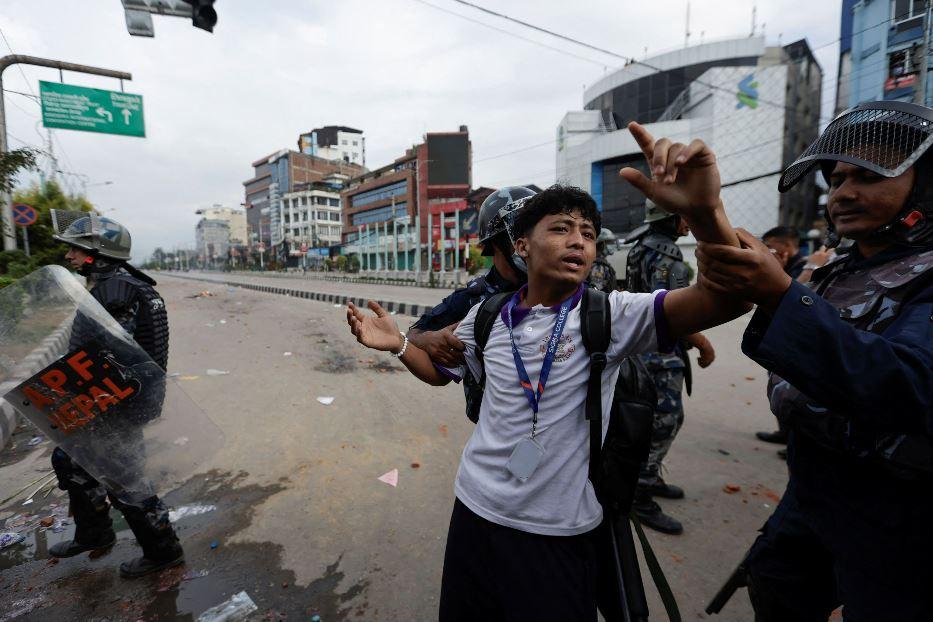 Un momento degli scontri in Nepal - Reuters
