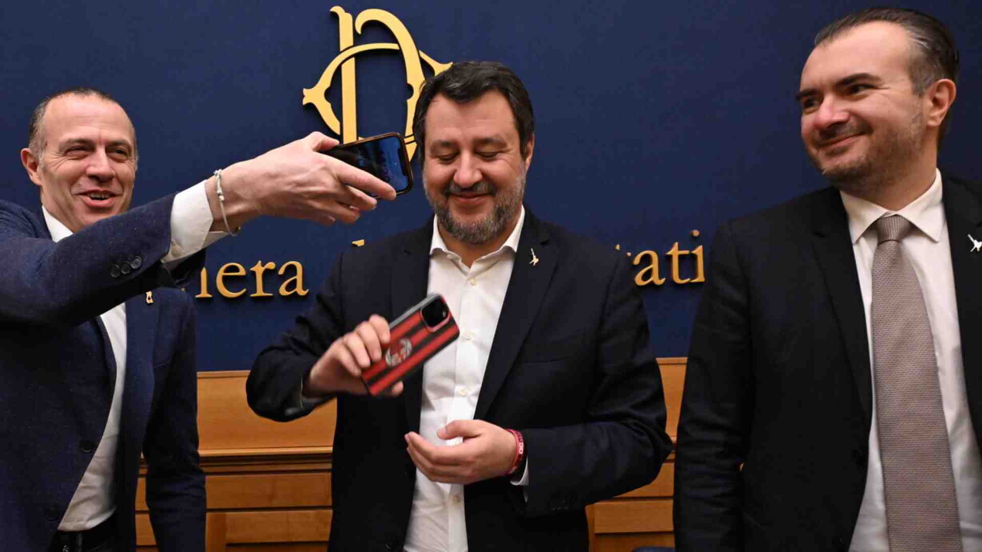 Immagine di La Russa apre alle sanzioni a Israele. La Lega lo frena: “Siamo contrari”