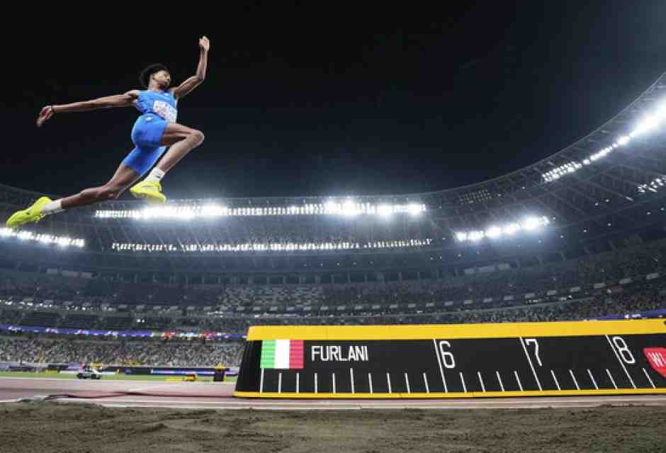 Mattia Furlani ha vinto la medaglia d'oro ai Mondiali di atletica leggera di Tokyo 2025 (foto Ap)