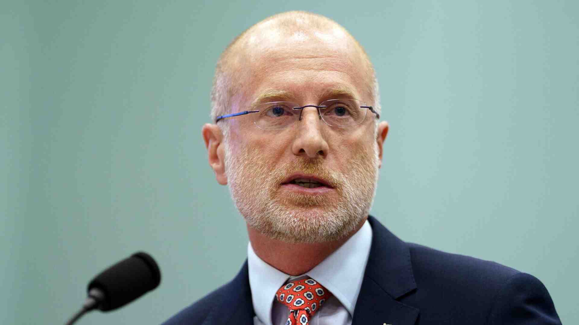 Immagine di Minacce, azioni legali e gif. Così Brendan Carr sta silenziando i media ostili a Trump