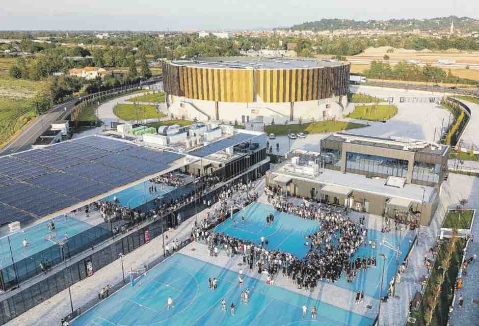 Il nuovo Palazzetto di Tortona, un impianto di nuova generazione al centro della Cittadella dello sport (foto Derthona Basket Ciamillo-Castoria)