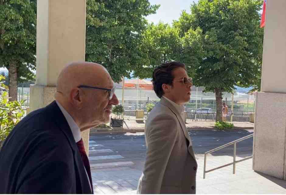 Ciro Grillo con l'avvocato Andrea Vernazza (foto Ansa)&nbsp;<br />