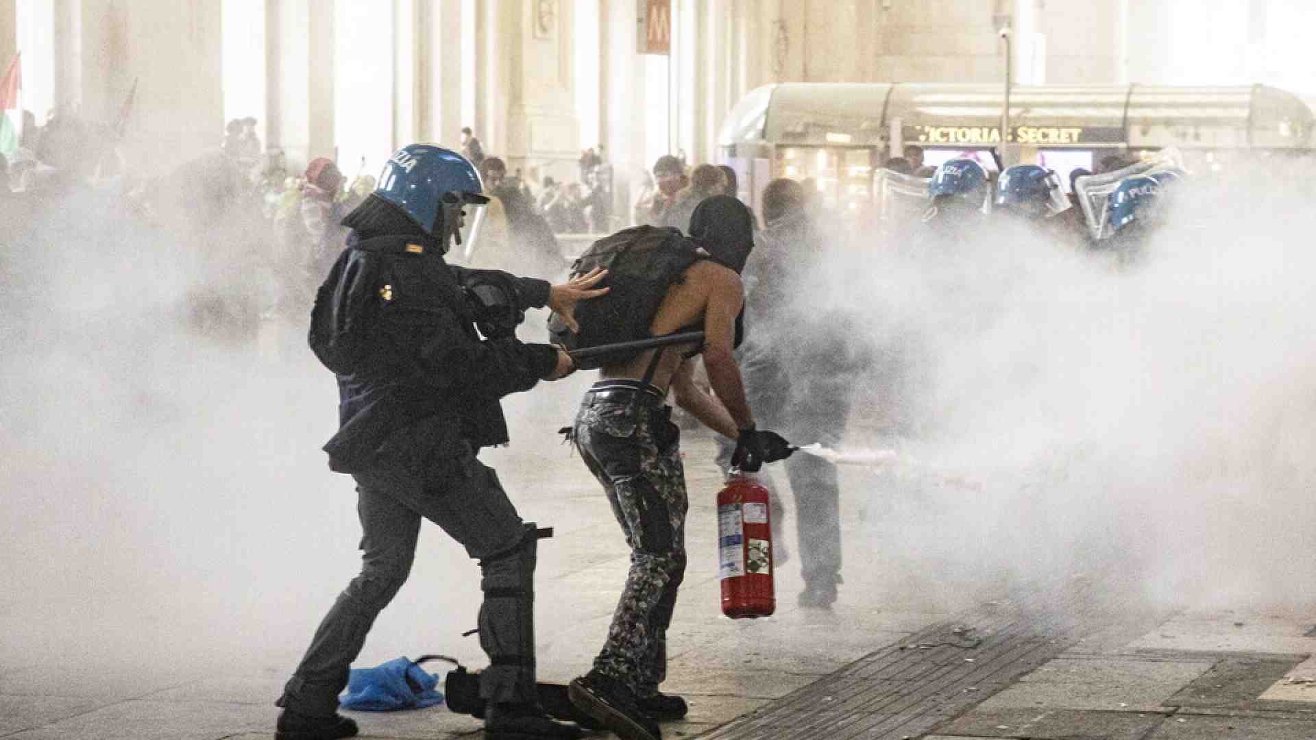Immagine di La destra con Kirk, la sinistra con Gaza e i finti nemici della libertà