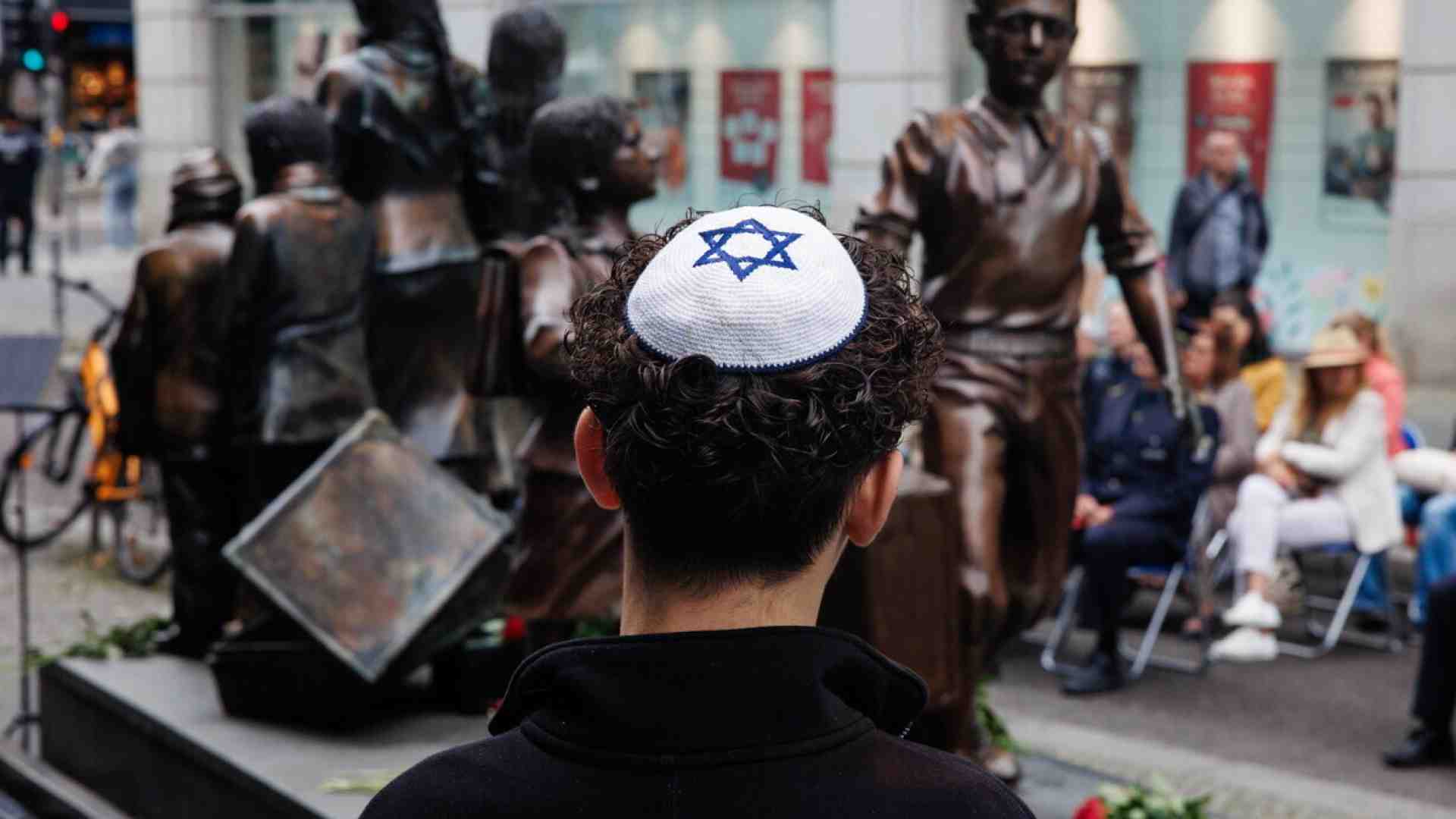 Immagine di Scrittore siriano rivela i legami fra islamisti e Mélenchon (che tenta di censurare il libro)