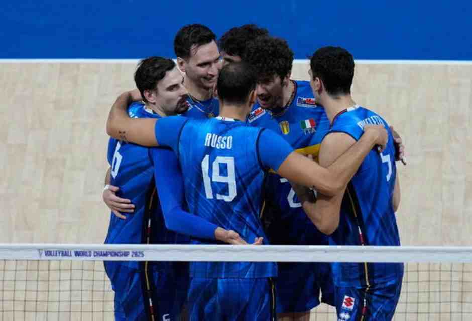 Gli Azzurri del volley maschile ai Mondiali 2025 (foto Ap, via LaPresse)