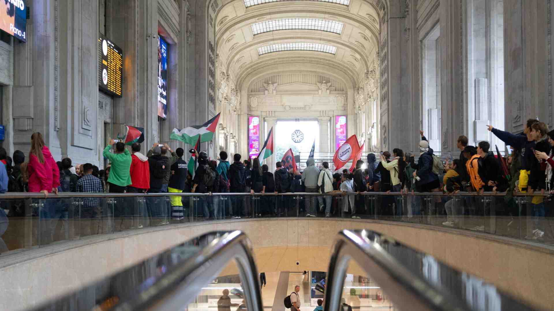 Immagine di Giovani musulmani, centri sociali, Usb, liceali e maranza di complemento: chi sono i pro Pal
