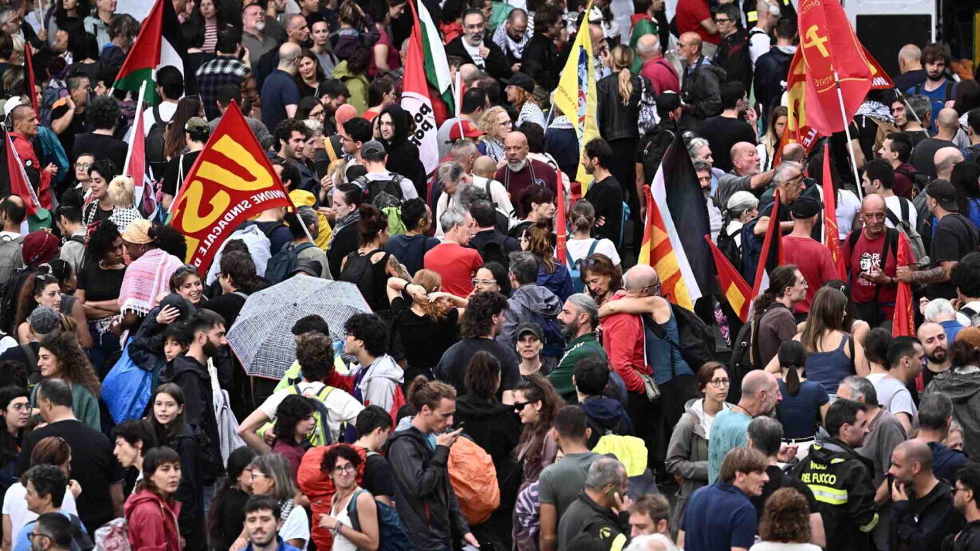Immagine di La protesta per la Palestina corre fuori dal Parlamento. E Pd, M5s e Avs devono inseguire