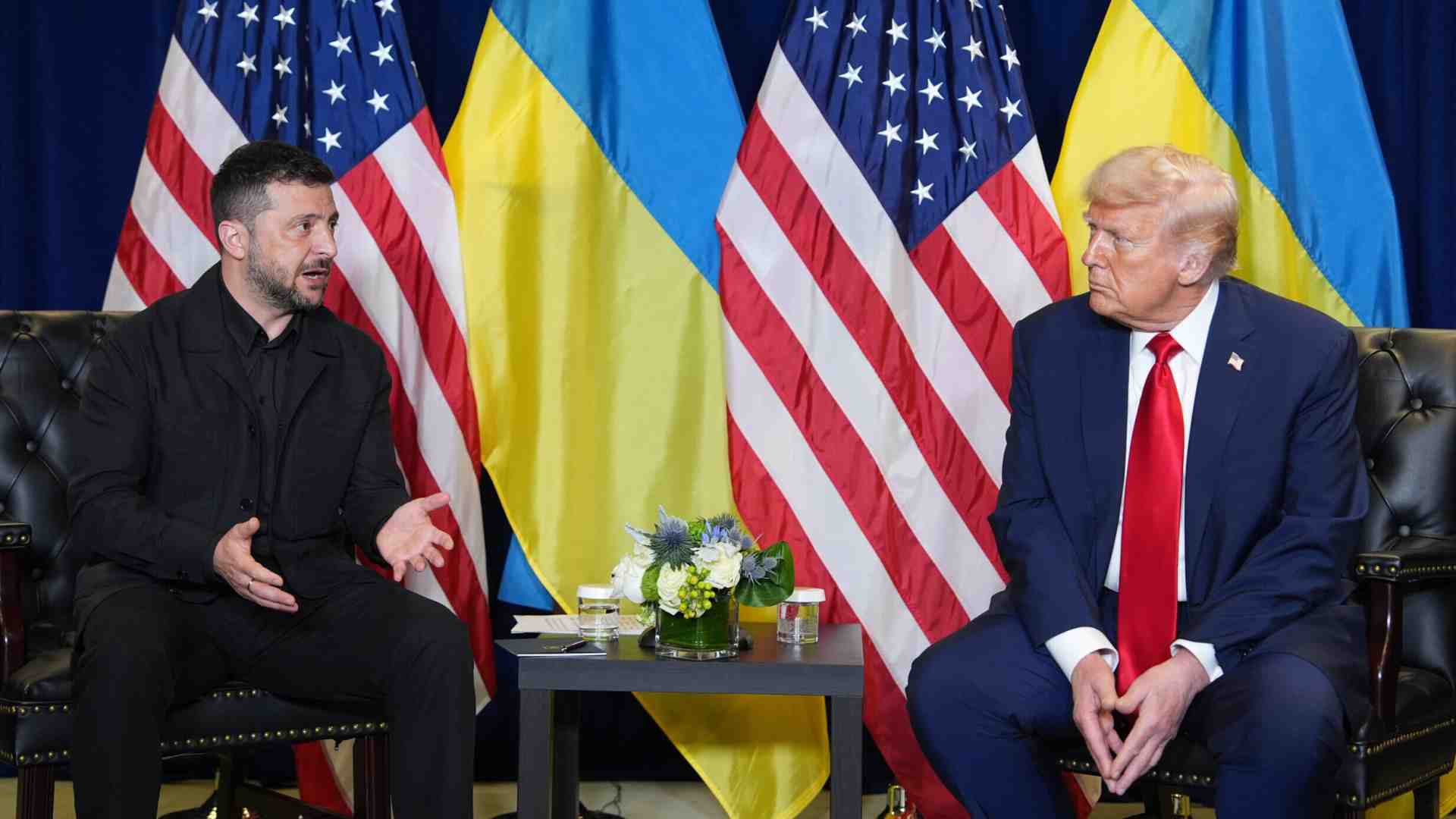 Immagine di Zelensky dice di avere il sostegno di Trump per colpire le raffinerie russe. E chiede un'arma (segreta)