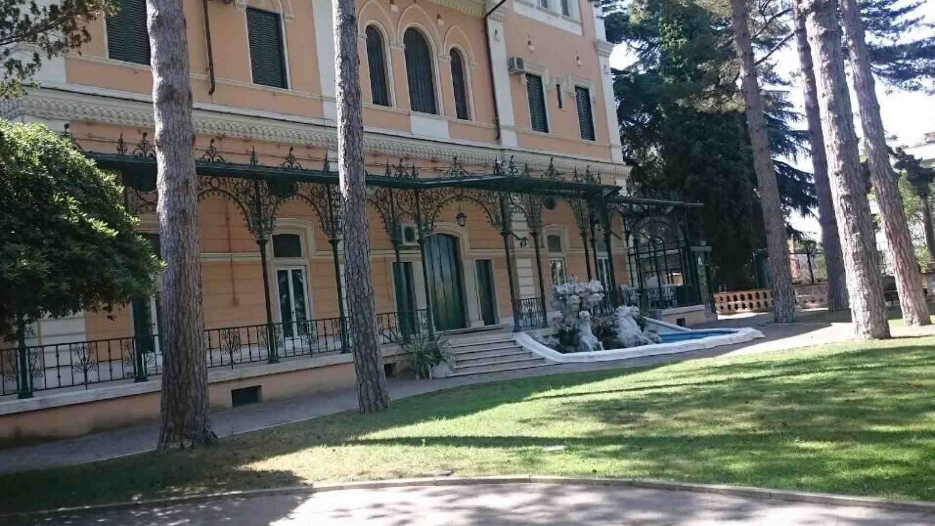 Immagine di Spese folli e debiti milionari. Il trattato di Amicizia italo-libico è in rosso