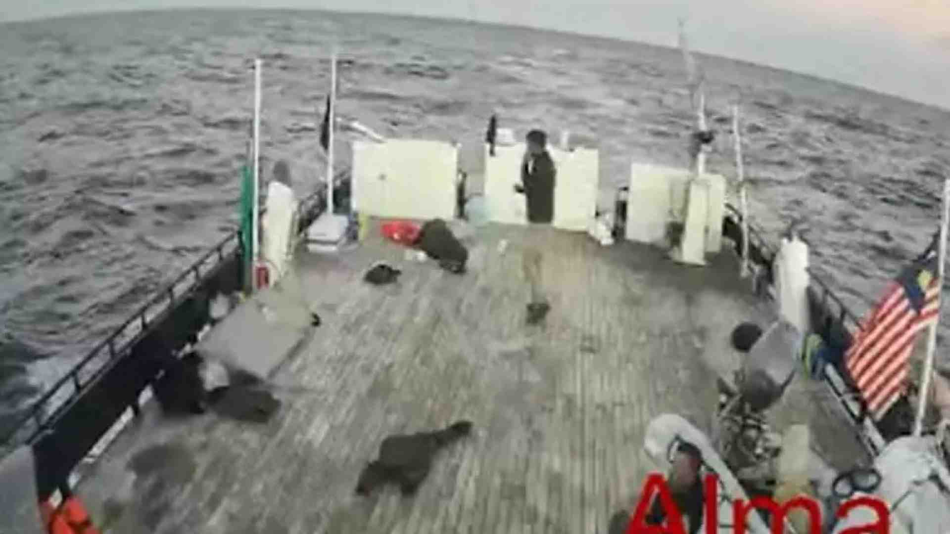Immagine di Israele abborda le navi della flotilla. Tajani: "Italiani in Israele ed espulsi entro due giorni"