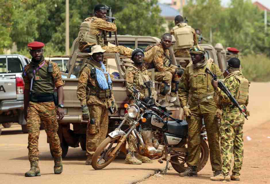 &nbsp;I militari che sostengono la giunta golpista di Ibrahim Traor&egrave; in Burkina Faso (foto LaPresse)