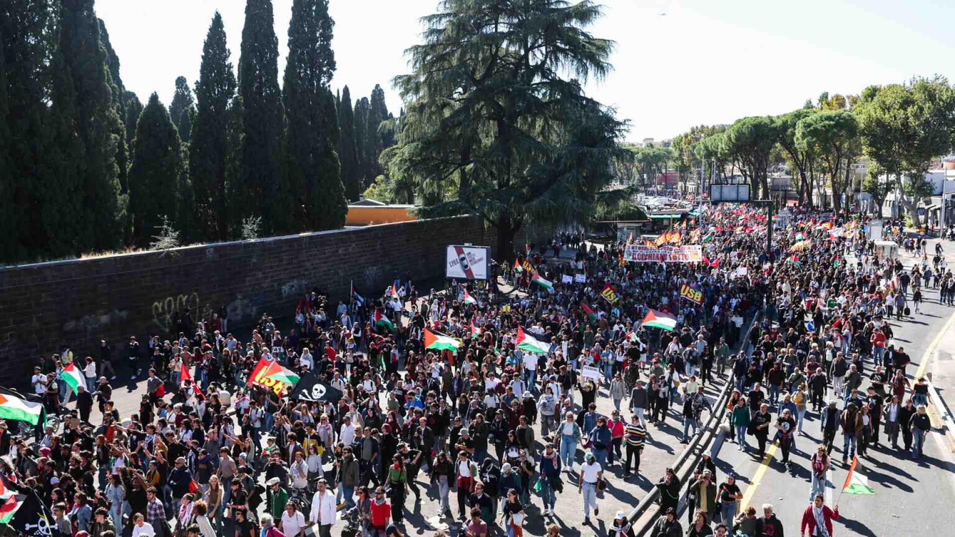 Immagine di Scioperare demonizzando l’unico paese del medio oriente dove si può scioperare