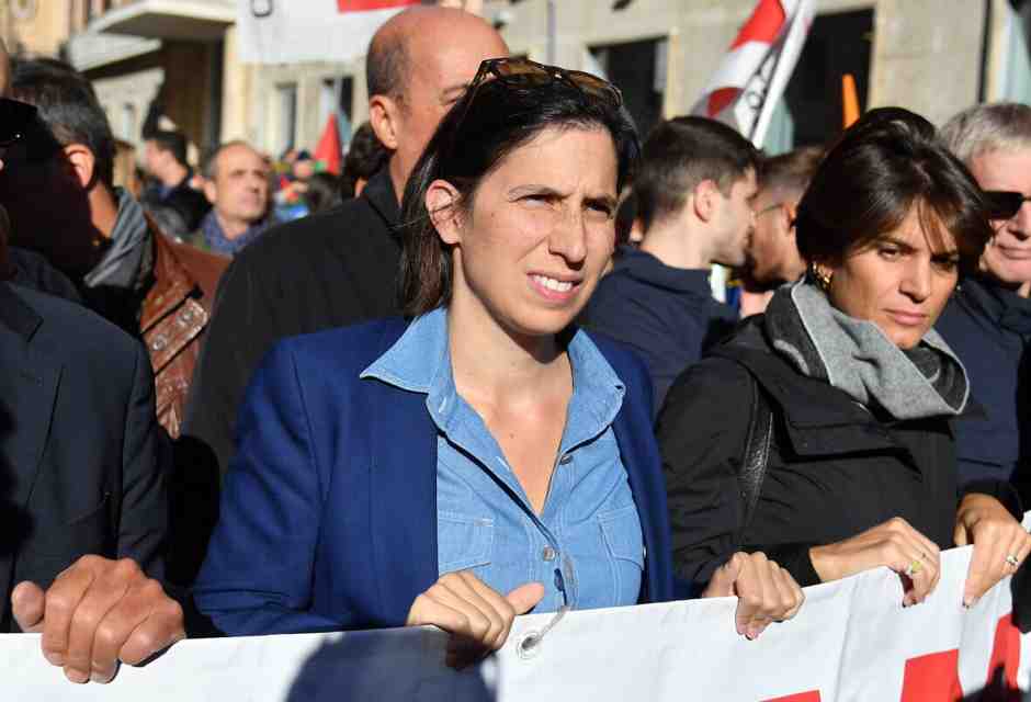 Elly Schlein partecipa al corteo per la Flotilla a Roma (Ansa)