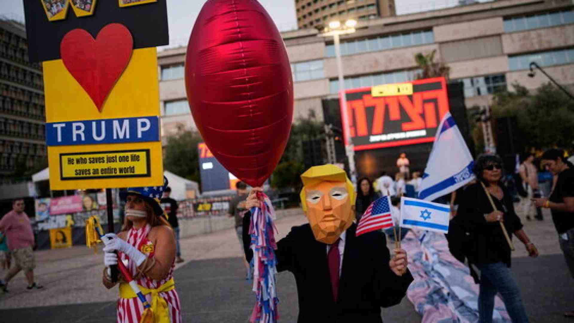 Immagine di Il fattore Trump tra i manifestanti israeliani che aspettano l'accordo