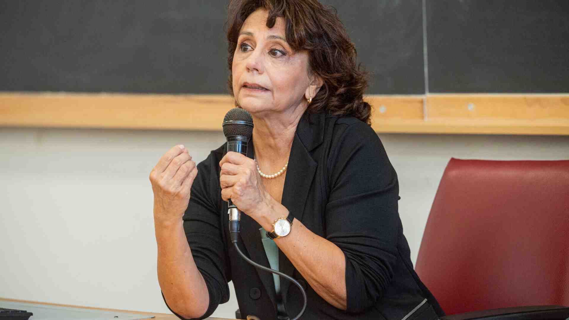 Immagine di Il flop di Donatella Di Cesare in Calabria: da capolista manca l'elezione in Consiglio regionale