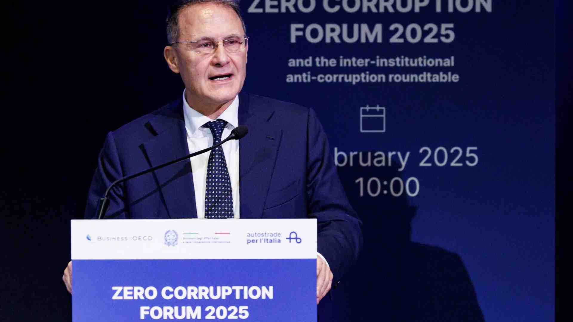 Immagine di Cirielli verso la candidatura. La sua strategia? Perdere bene in Campania e reclamare un ruolo di primo piano a Roma