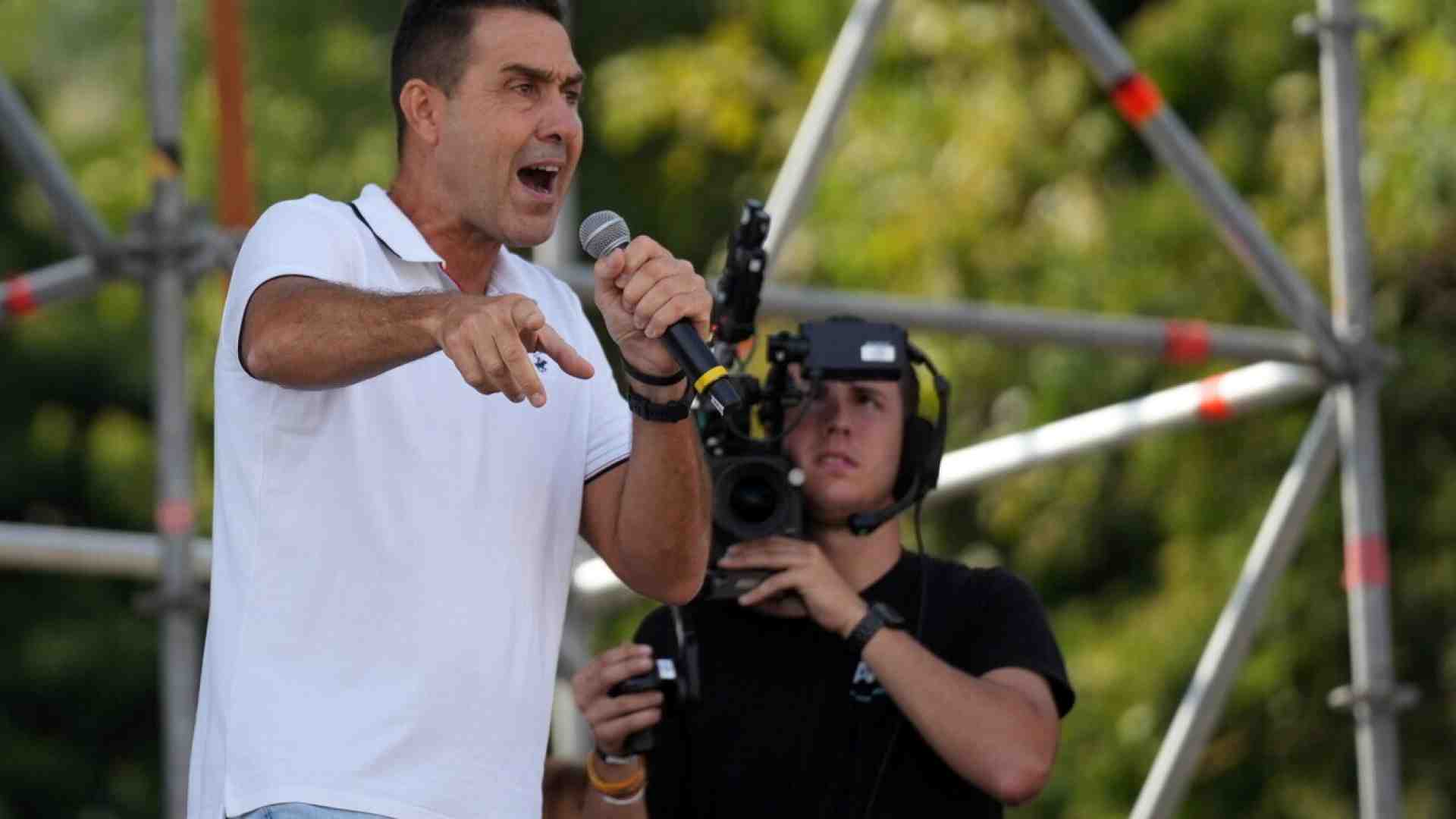 Immagine di In Toscana Tomasi battibecca più con Vannacci che con Giani. Il generale punta al 10 per cento