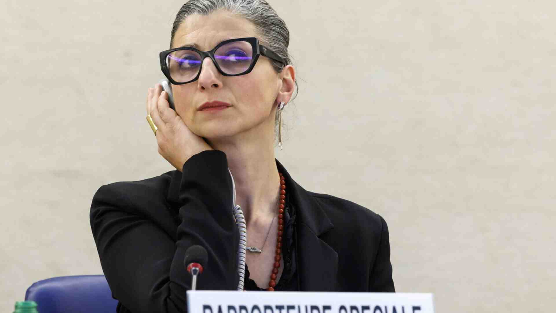 Immagine di Urbinati: “La sinistra è assoggettata ad Albanese. Non la contraddice perché la teme”