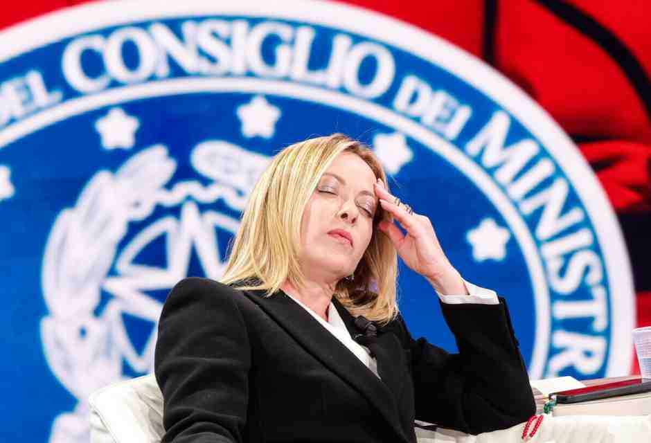 Meloni: "La nostra sinistra è peggio di Hamas". Il nemico ora è Francesca Albanese. Vannacci "diserta"