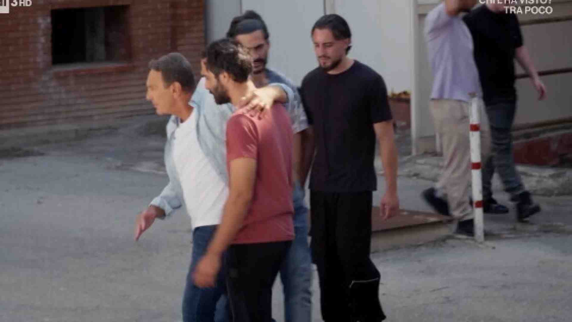 Immagine di Un posto al sole: Roberto impara chi comanda in carcere