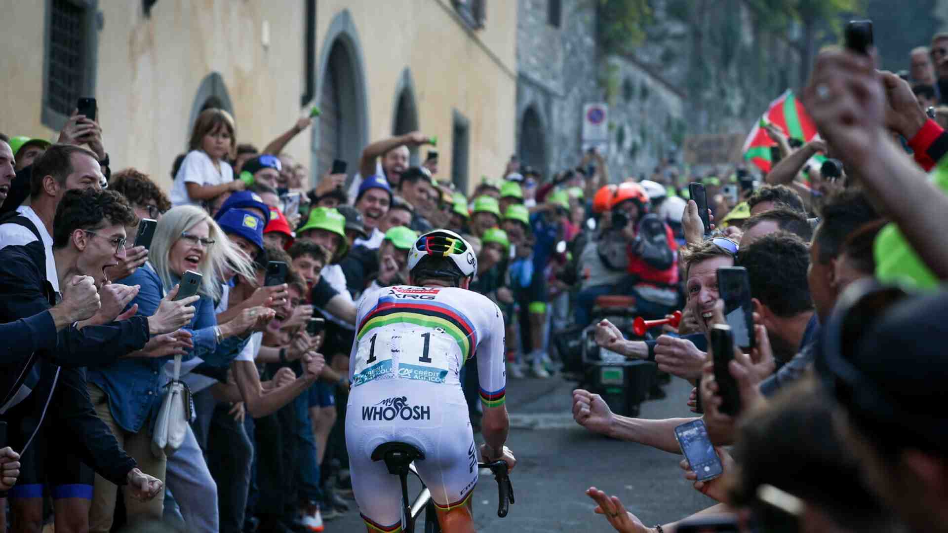 Immagine di Sono rimaste Sanremo e Roubaix per poterci godere ancora Tadej Pogacar