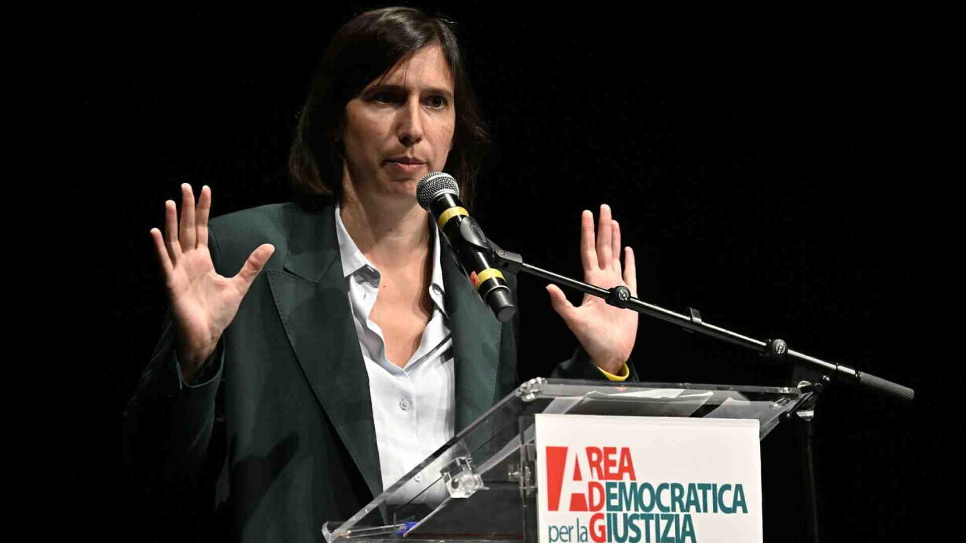 Immagine di Schlein, la libica: mozione anti Minniti con Avs, ma Conte si sfila
