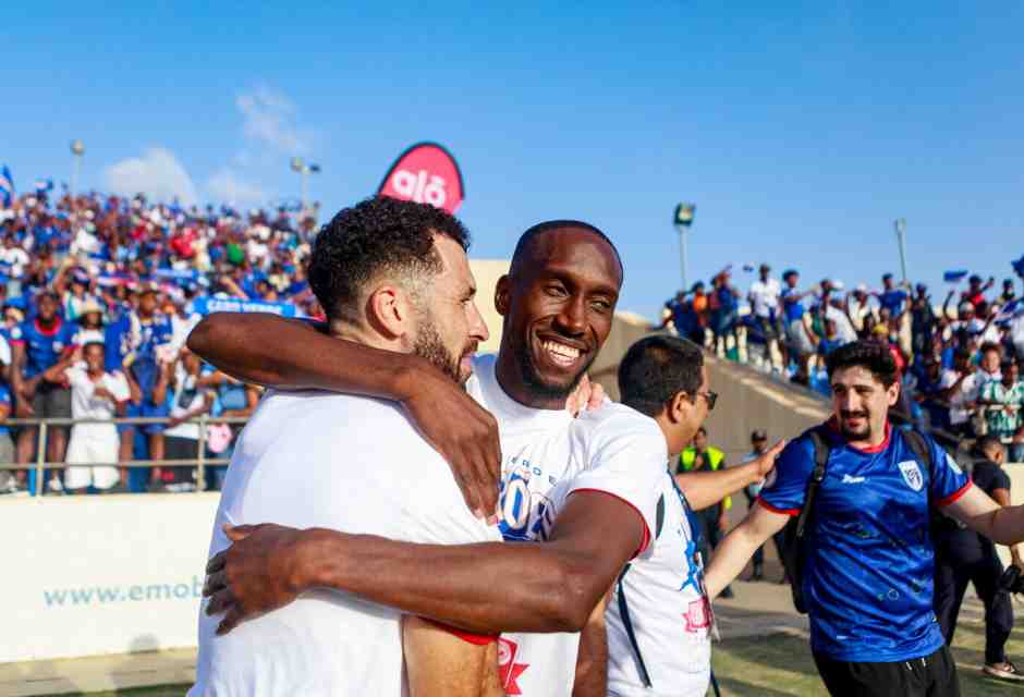 Roberto Lopes (a sinistra) e Willy Semed (destra) esultano dopo la qualificazione ai Mondiali 2026 (foto Cristiano Barbosa per Sportsfile via Getty Images)<br />